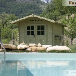 casetta in legno 250×300 porta doppia verde piscina